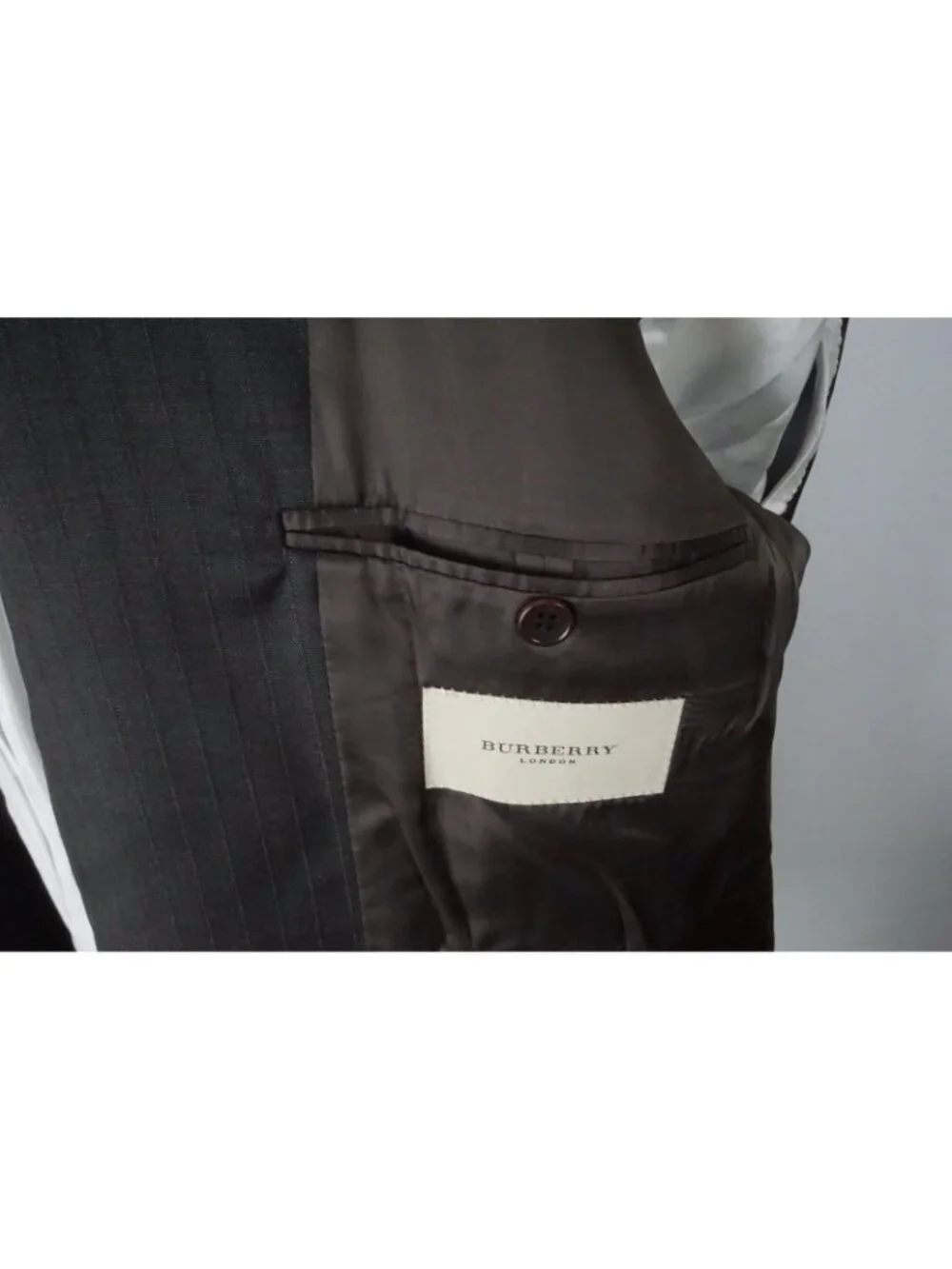 Burberry London Brown Black Striped Wool 2 Pc Suit Jacket Pants Sz 44R BRAND NEW